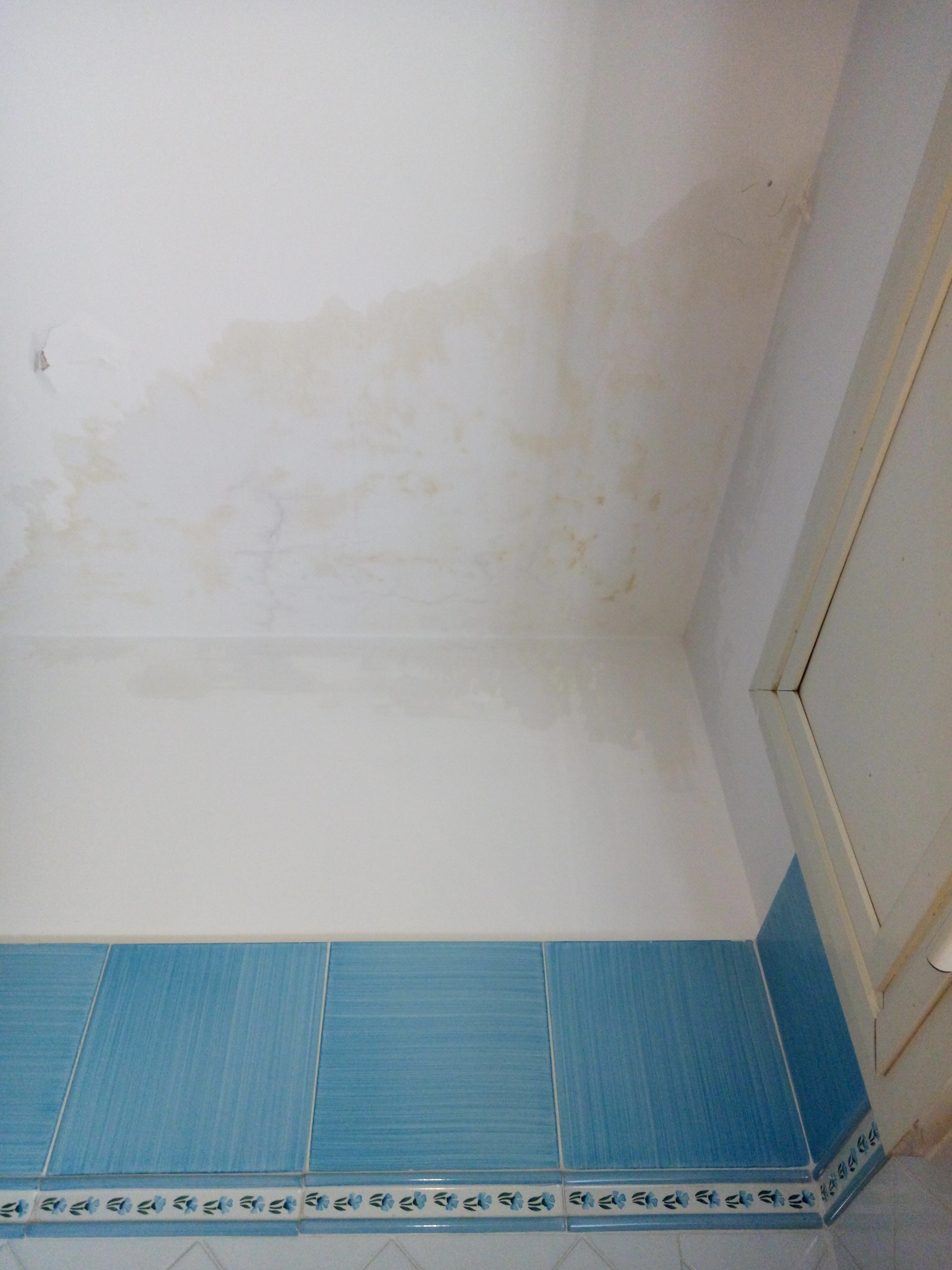 Infiltrazione soffitto bagno sottostante
